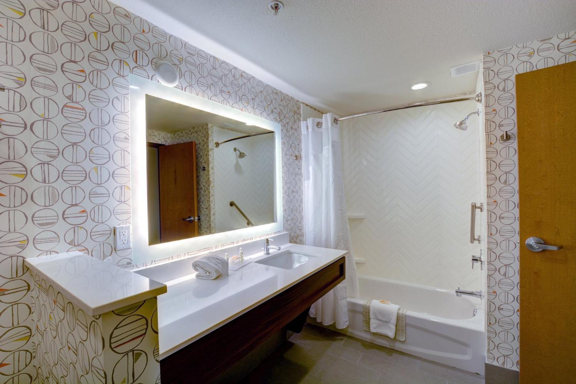 Holiday Inn - Salem By Ihg Exteriör bild