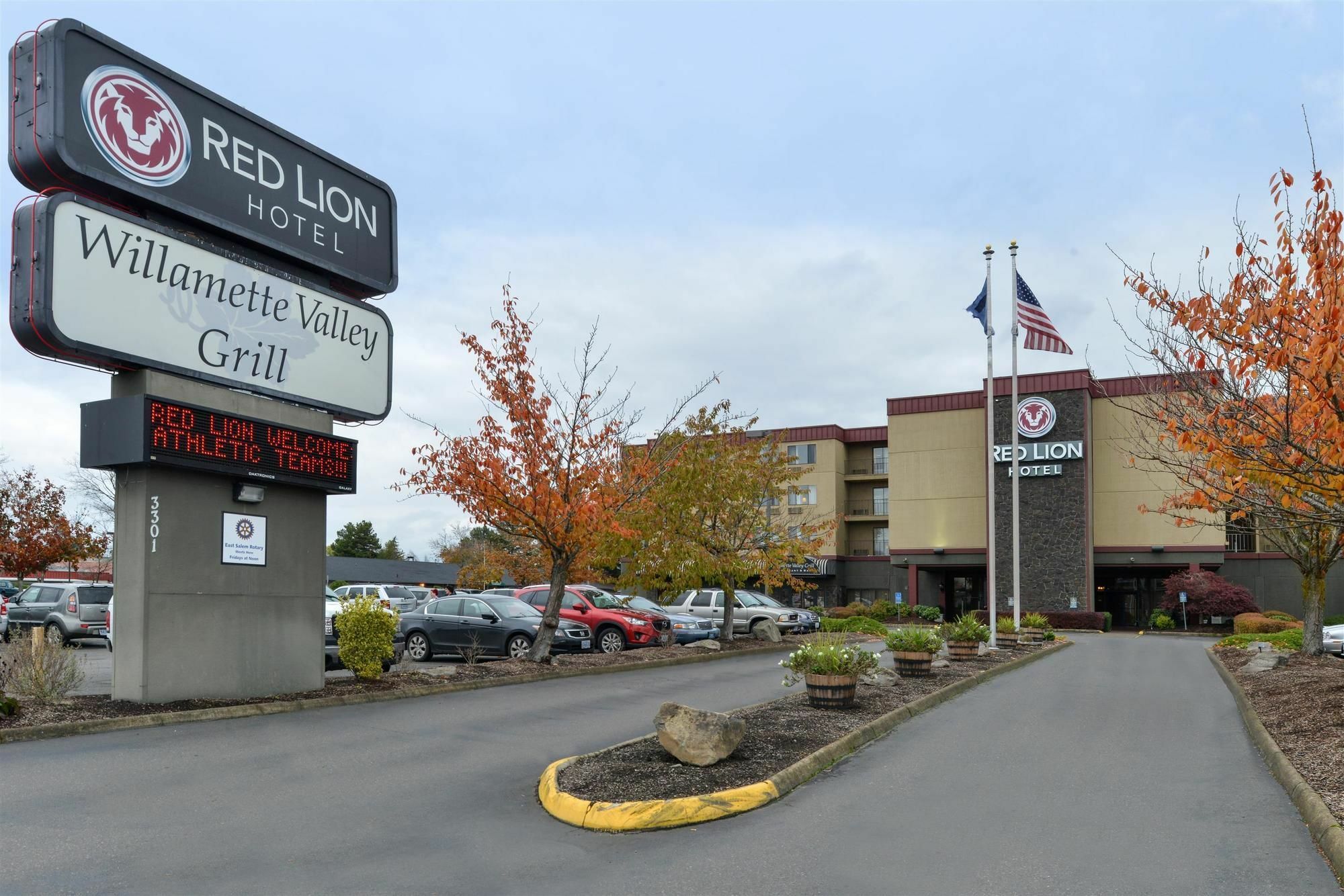 Holiday Inn - Salem By Ihg Exteriör bild
